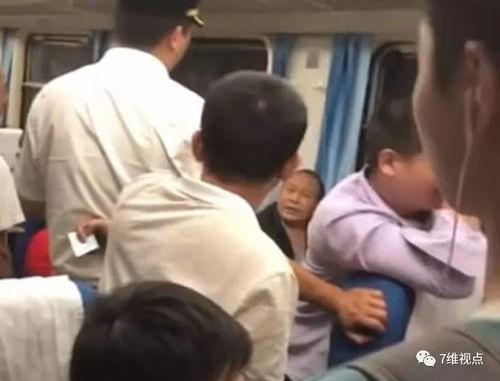 成人巨婴洗头视频,一场温馨的亲子互动秀